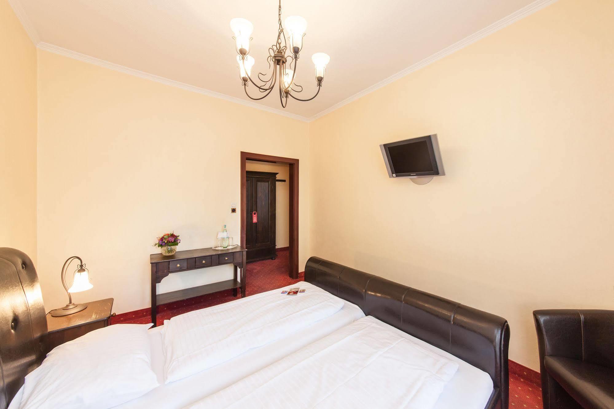 Hotel An Der Oper Duesseldorf Екстериор снимка