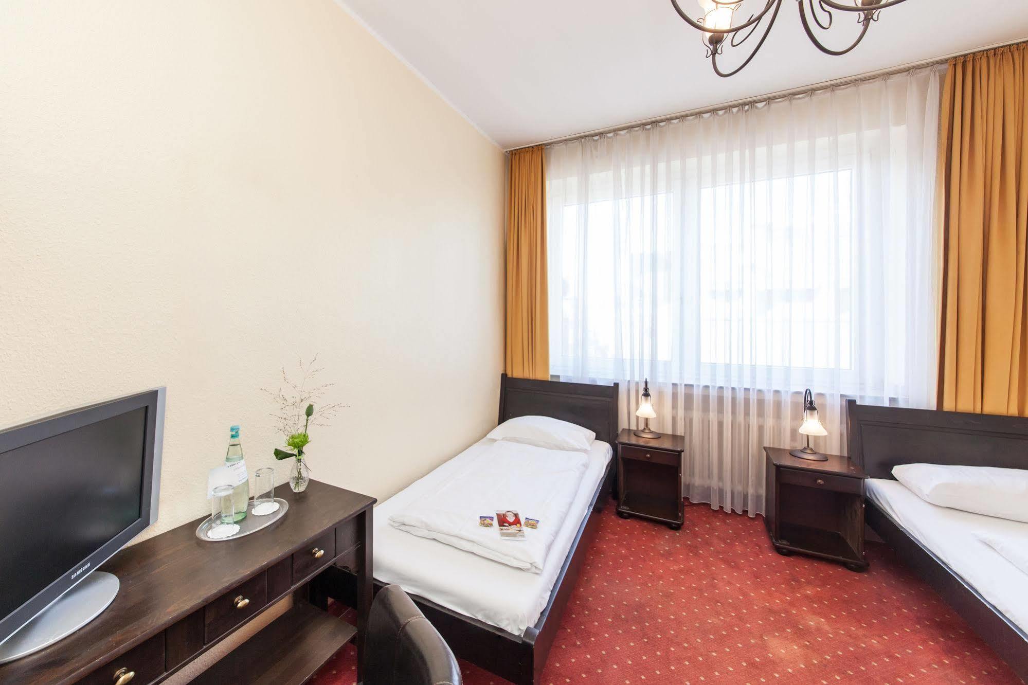 Hotel An Der Oper Duesseldorf Екстериор снимка