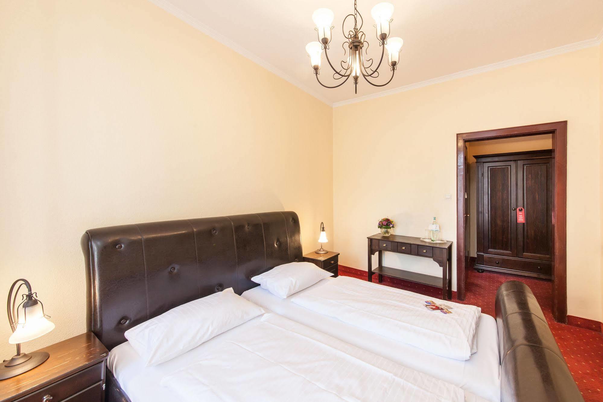 Hotel An Der Oper Duesseldorf Екстериор снимка