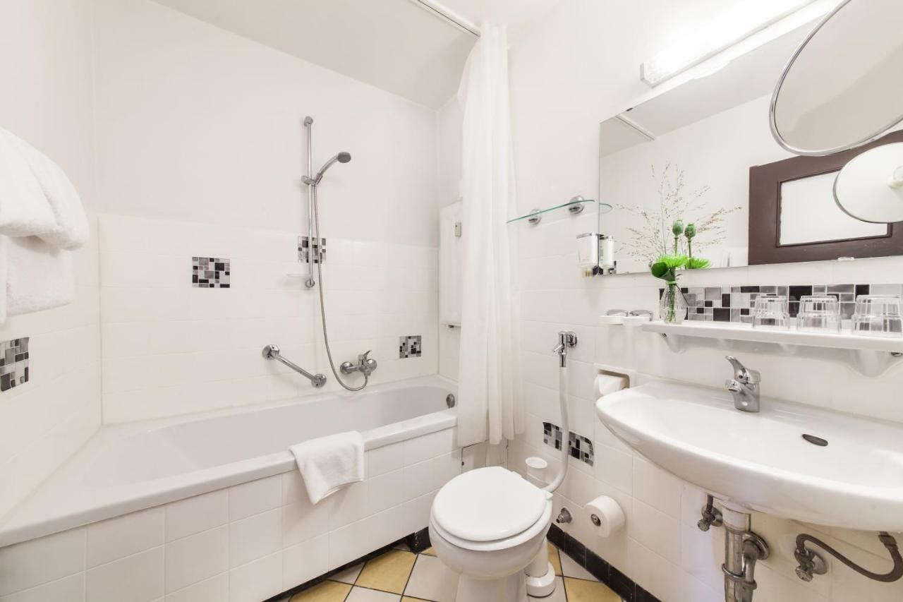 Hotel An Der Oper Duesseldorf Екстериор снимка