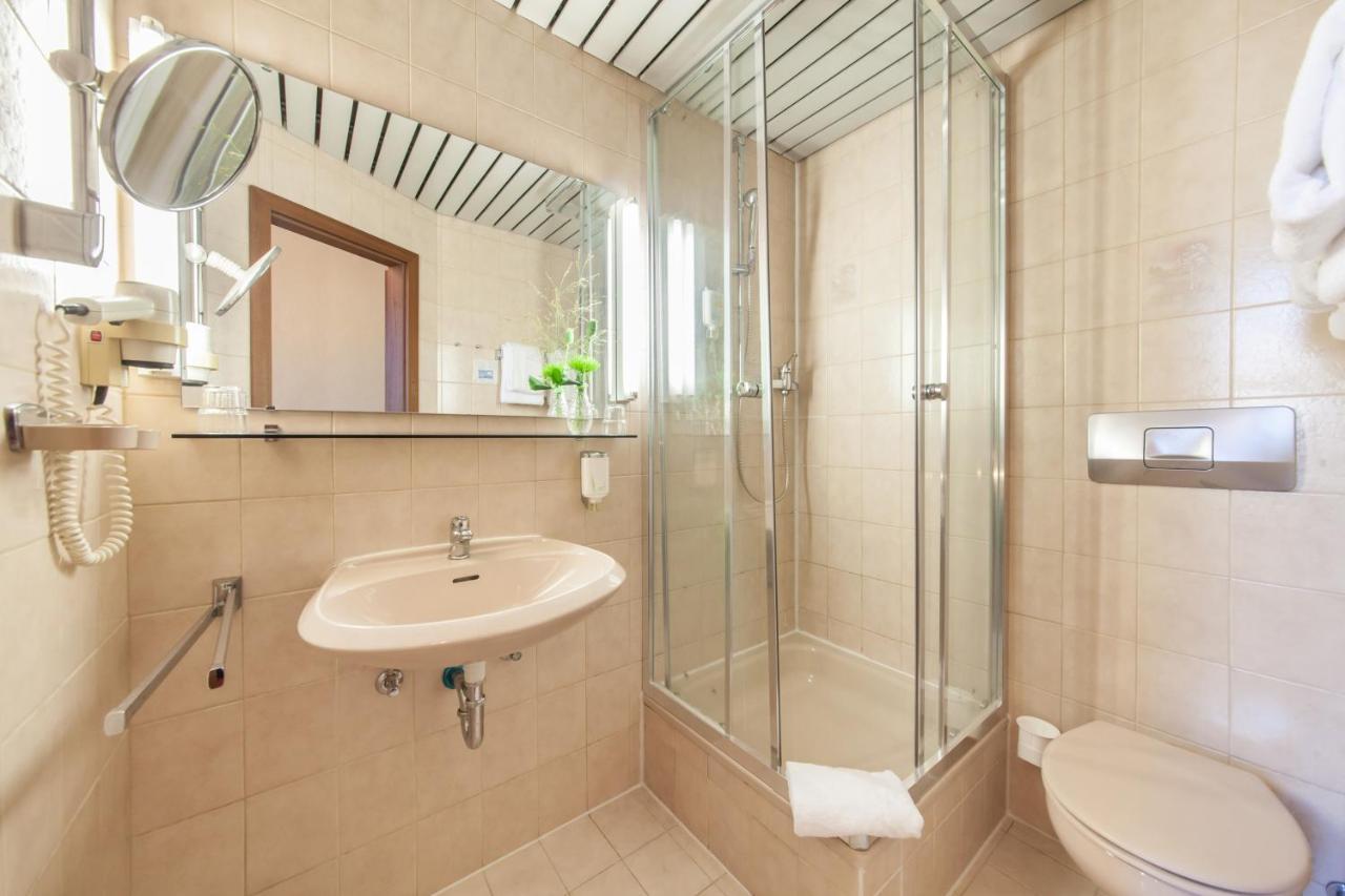 Hotel An Der Oper Duesseldorf Екстериор снимка